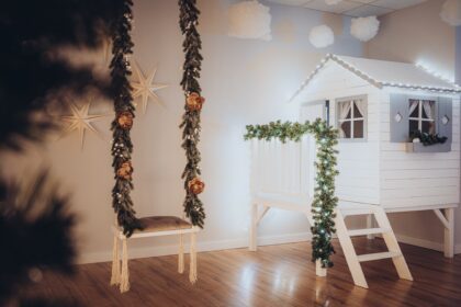 Medinis vaikų žaidimų namelis "Žiogelis"