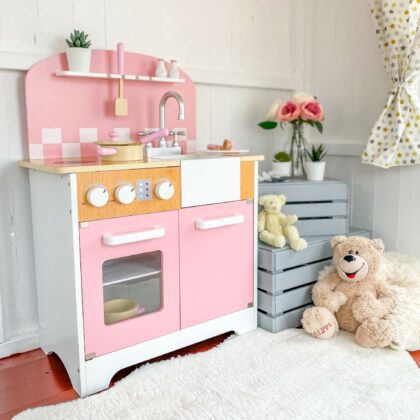 Medinė vaikiška virtuvėlė „Rusnė“