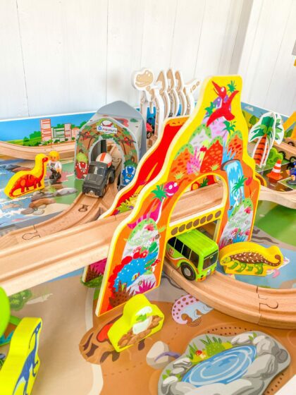 Medinis žaidimų stalas „Linksmybių šalis“