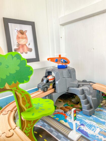 Medinis žaidimų stalas „Linksmybių šalis“