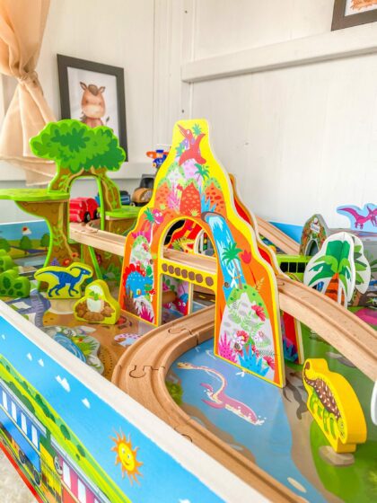 Medinis žaidimų stalas „Linksmybių šalis“