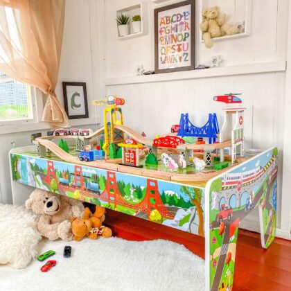 Medinis žaidimų stalas „Nemiegantis miestas“