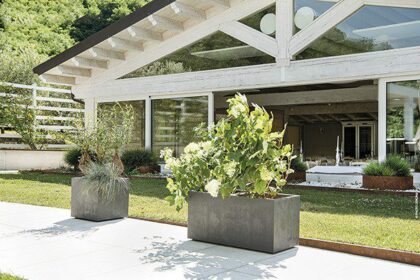 Vazonas "Antracitas" su vandens rezervuaru ir ratukais, 49 cm