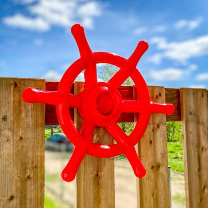 Raudonas kapitono vairas