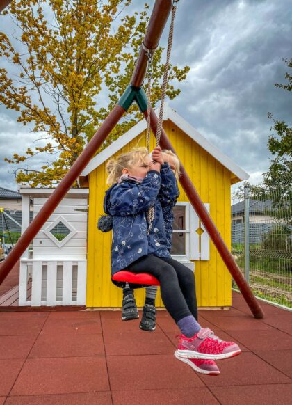 Sūpynės „Gėlė“, raudonos