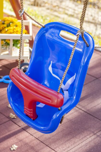 Vaikiškos sūpynės su apsauga, mėlynos su raudonu