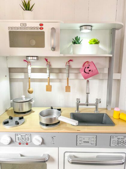 Medinė vaikiška virtuvėlė „Nida“