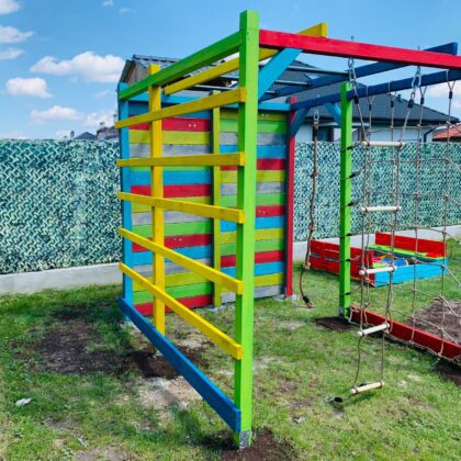 Vaikų žaidimų aikštelė „Lokiukas“