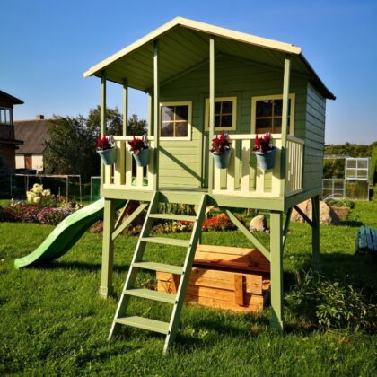Medinis vaikų žaidimų namelis "Girinukas"