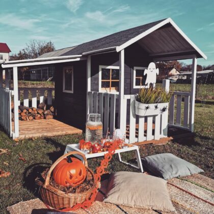 Medinis vaikų žaidimų namelis "Riešutėlis"