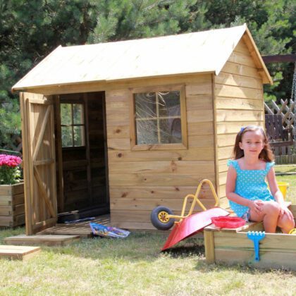 Medinis vaikų žaidimų namelis "Vyturėlis"