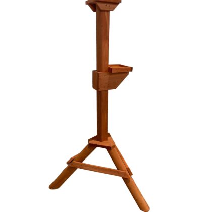 Medinis stovas lesyklėlei su papildoma lentynėle, rudos spalvos