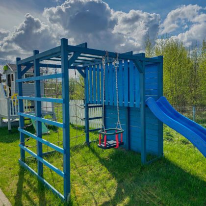 Sūpynės su apsauga ir grandinėmis „Meškutis“, raudona su žalia