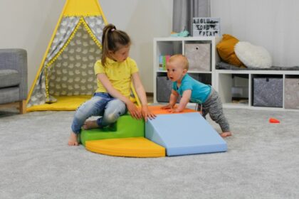 Minkštų kaladėlių komplektas "Keturi", šviesiai spalvotas