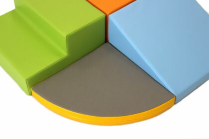 Minkštų kaladėlių komplektas "Keturi", šviesiai spalvotas