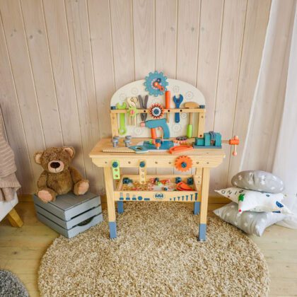 Medinis dirbtuvių stalas "Jaunasis meistras"