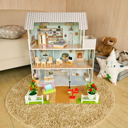 Medinis lėlių namelis su sodu „Mėta“