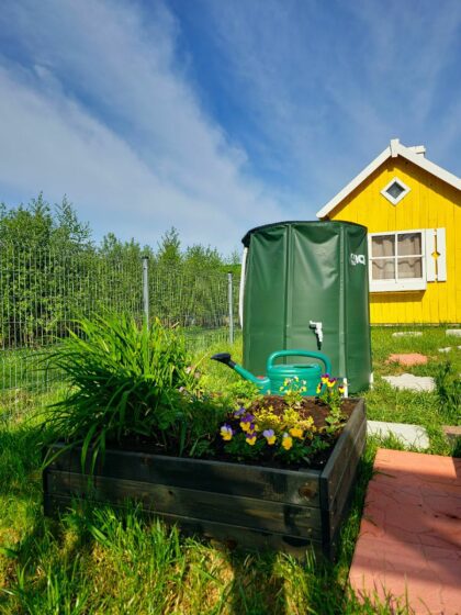 Medinė lysvė 90 x 90 x 27 cm, juoda