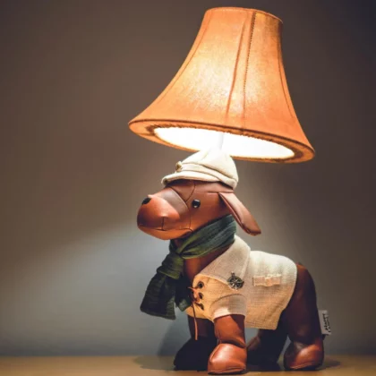 Vaikiškas stalinis šviestuvas „Medžioklinis šuo Spaikas“