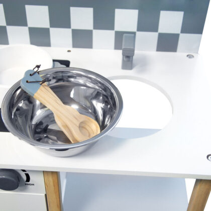 Medinė vaikiška virtuvėlė „Kajus”