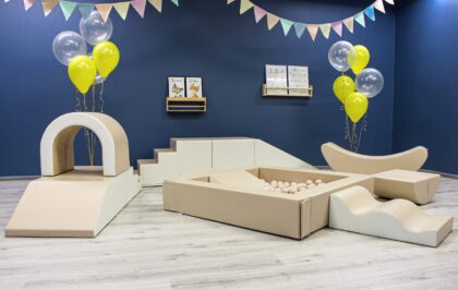 Minkštų kaladėlių komplektas “Vakarėlis”, smėlinis/baltas - Image 2