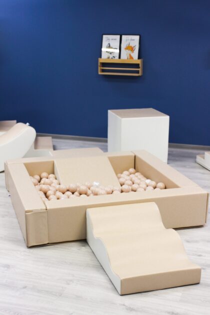 Minkštų kaladėlių komplektas “Vakarėlis”, smėlinis/baltas - Image 4