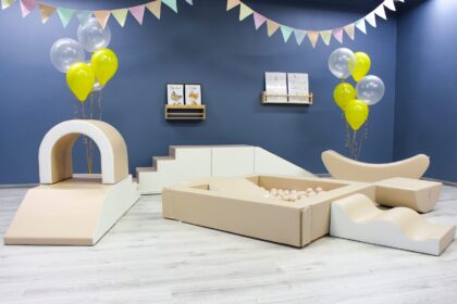 Minkštų kaladėlių komplektas “Vakarėlis”, smėlinis/baltas - Image 5