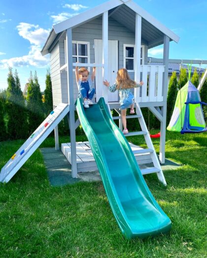 Medinis vaikų žaidimų namelis "Spinduliukas" su dvigubomis sūpynėmis - Image 8