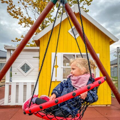 sūpynės „gandro lizdas“ 74 cm, raudonos