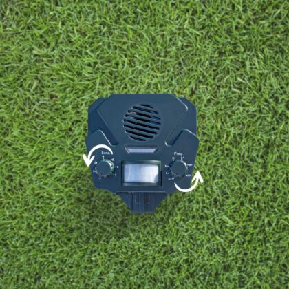 Ultragarsinis gyvūnų repelentas su saulės baterija