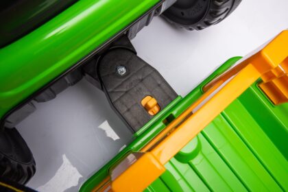 vaikiškas elektrinis traktorius su priekaba, žalias/geltonas