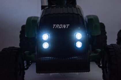 vaikiškas elektrinis traktorius su priekaba, tamsiai žalias/pilkas