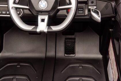 vaikiškas elektromobilis bmw i4, juodas