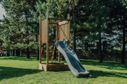 medinis vaikų žaidimų bokštelis hatis „saku“