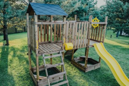 medinė vaikų žaidimų aikštelė hatis „roka“